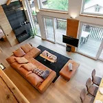 Apart33 1-33 Penthouse