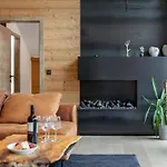 Apart33 1-33 Penthouse Apartment *