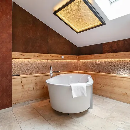 شقة Apart33 1-33 Penthouse هاوس إم إنيستال